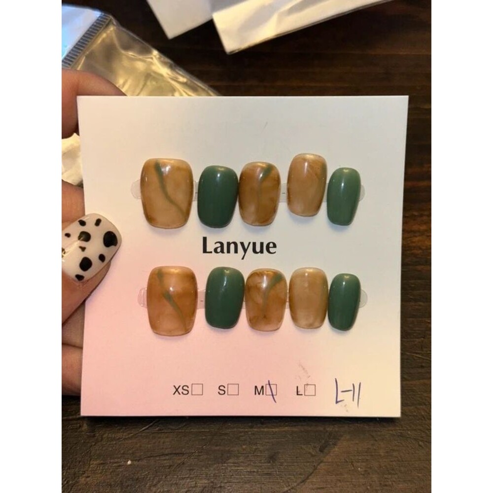 Green Watercolor Square Press On Nails Size Medium